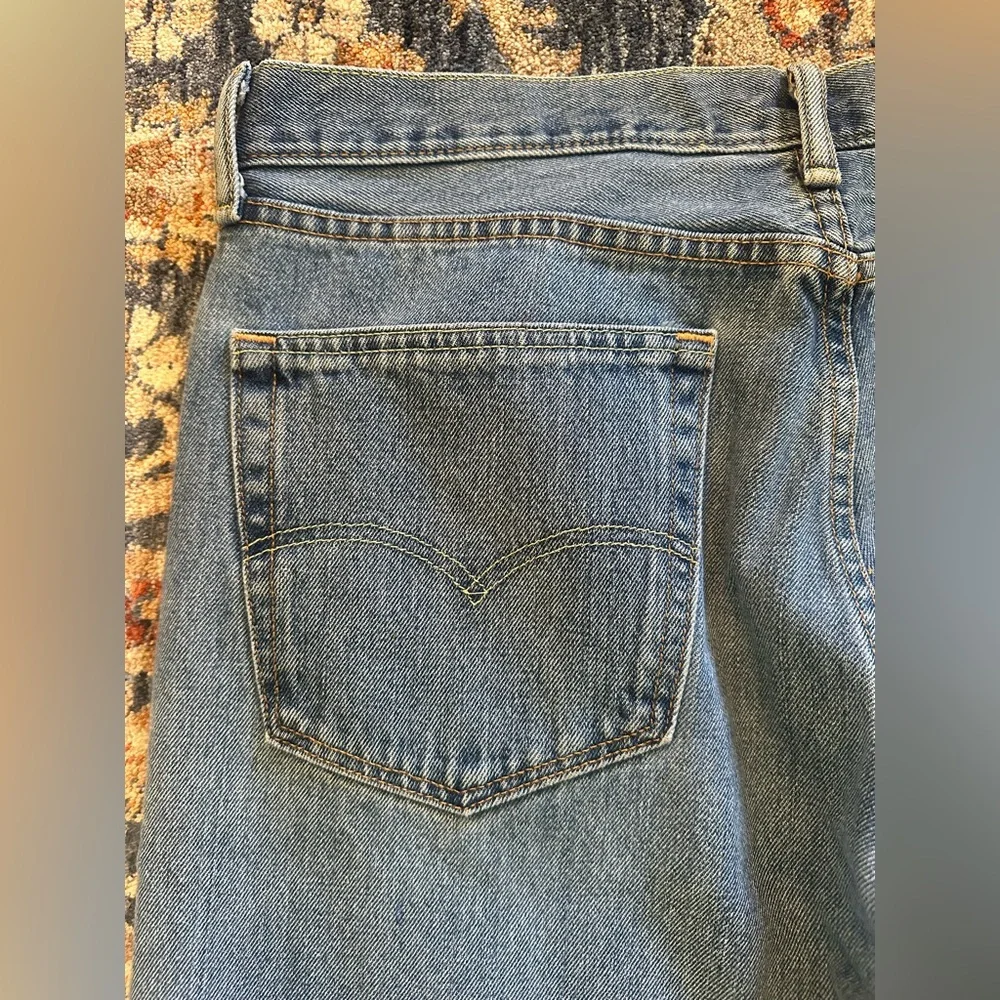 Levis 505 size 36 x 32 blank tab medium wash